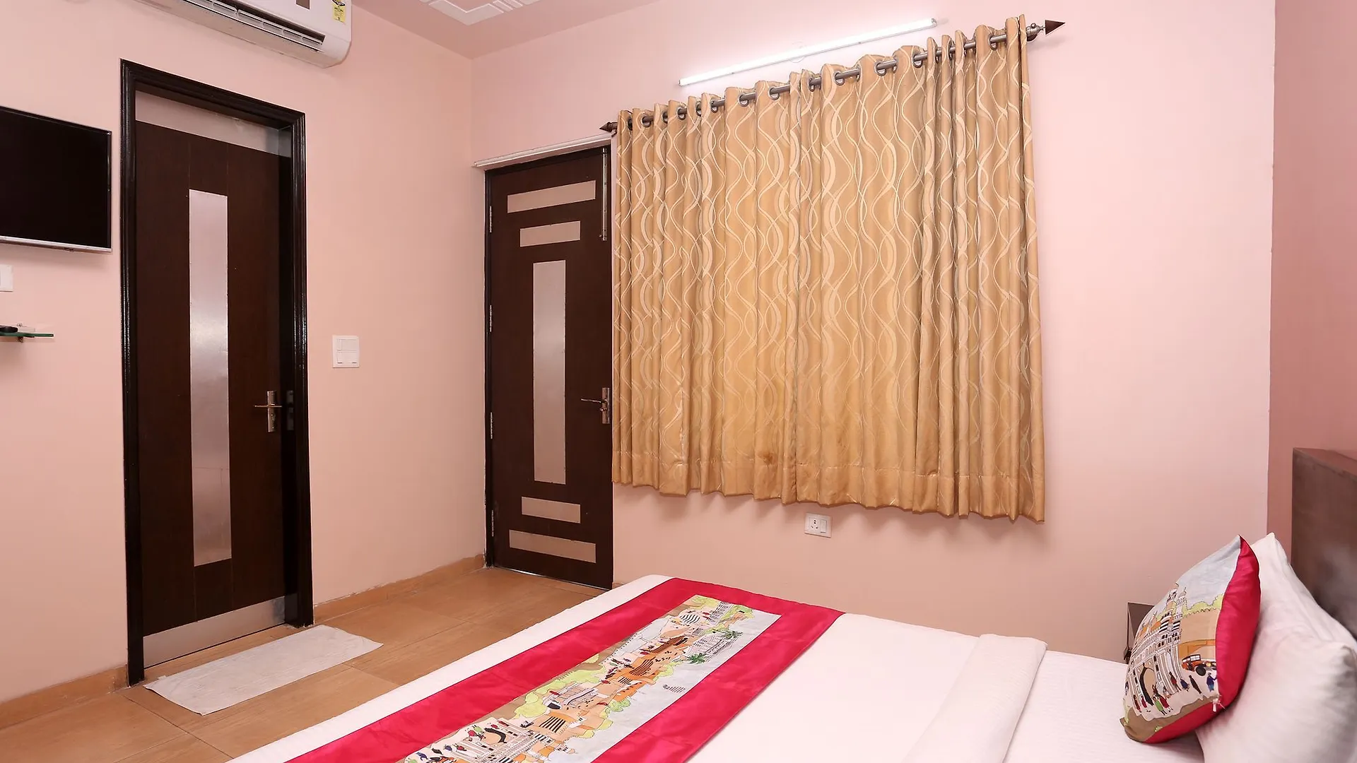Oyo 9422 Hotel Corporate Prime Gurgaon India