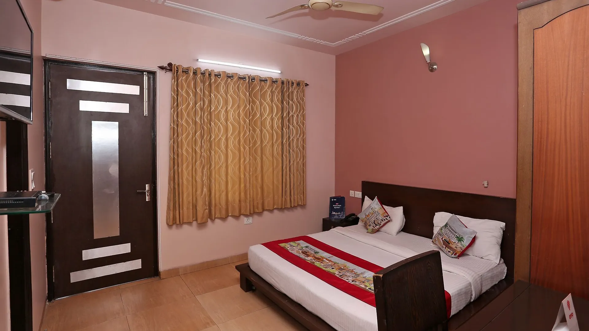 Oyo 9422 Hotel Corporate Prime Gurgaon