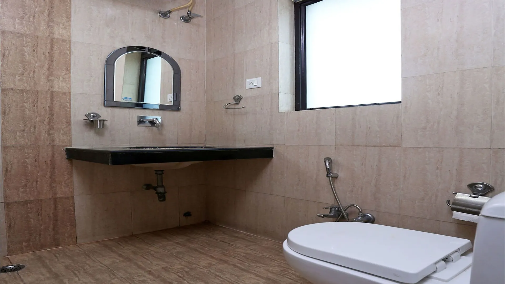 Oyo 9422 Hotel Corporate Prime Gurgaon